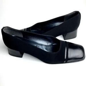 Stuart Weitzman 8.5 B Cap toe Fabric Dress Shoe Classic Block Heel Pump